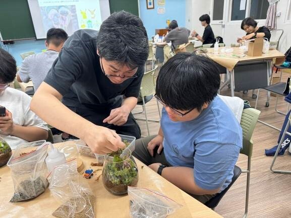 綠色營造與美學課程DIY微型景觀苔蘚生態瓶 活動照片