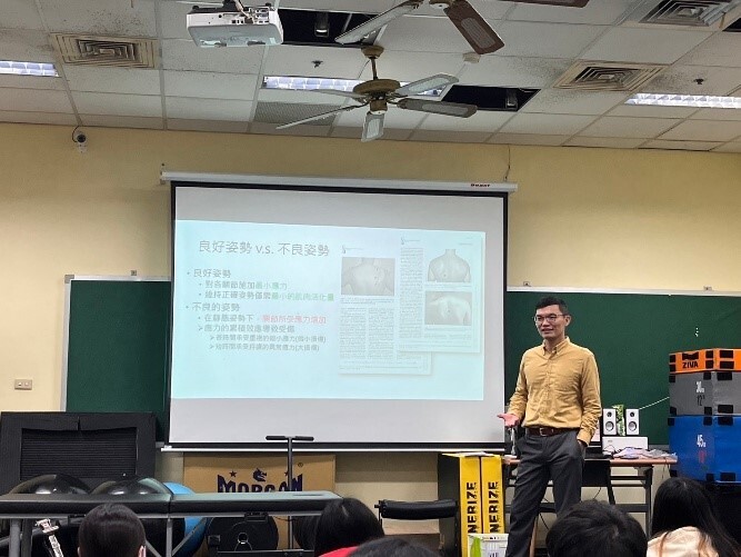 錯誤姿勢筋腰受害 活動照片