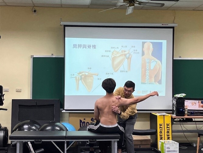 錯誤姿勢筋腰受害 活動照片