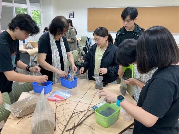 綠色營造與美學課程DIY微型景觀苔蘚生態瓶 活動照片