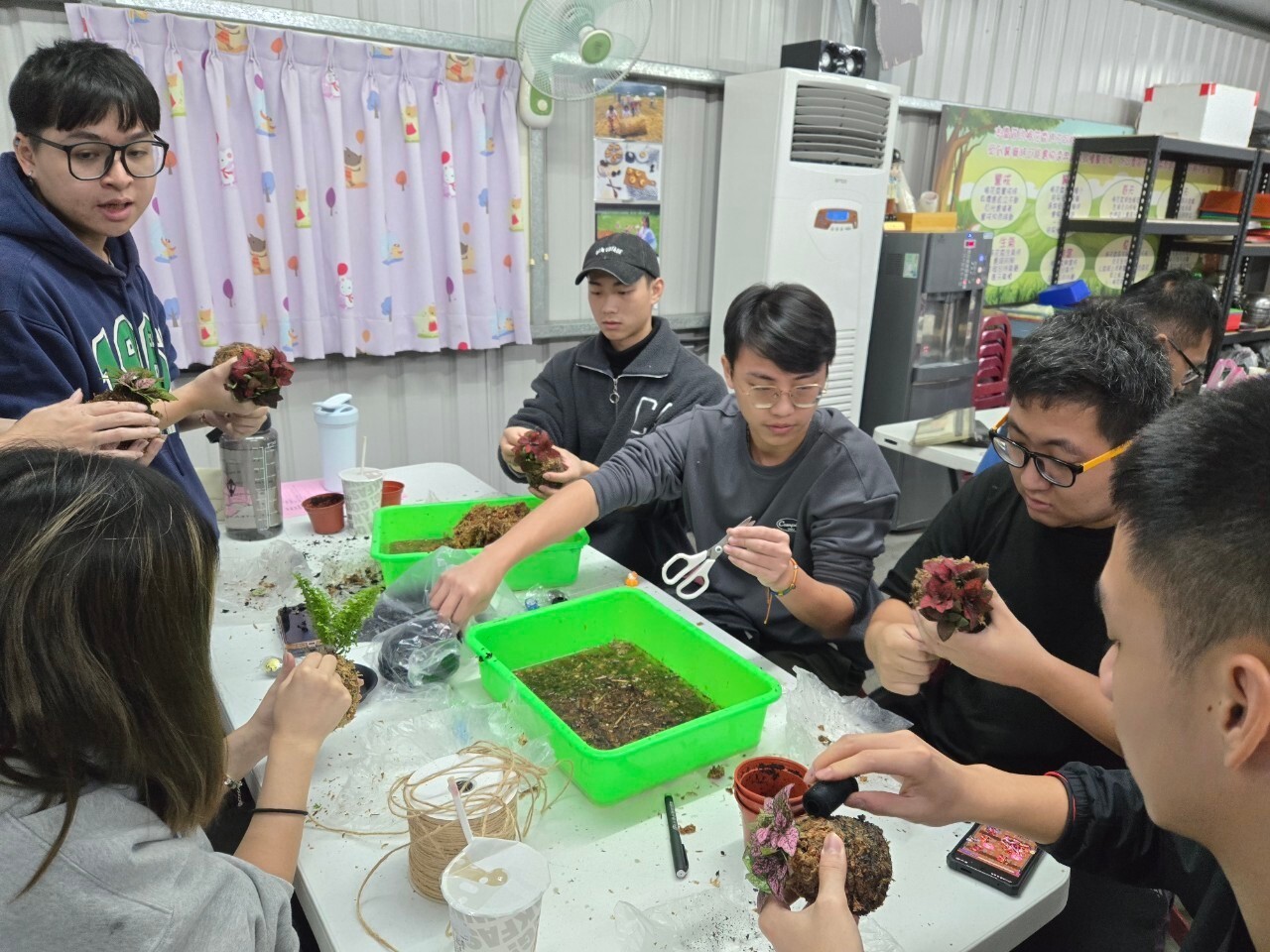 113-1「生態與永續旅遊」課程–炭化稻殼體驗工作坊 活動照片