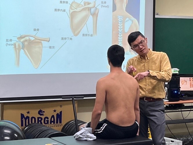錯誤姿勢筋腰受害 活動照片