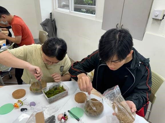綠色營造與美學課程DIY微型景觀苔蘚生態瓶 活動照片